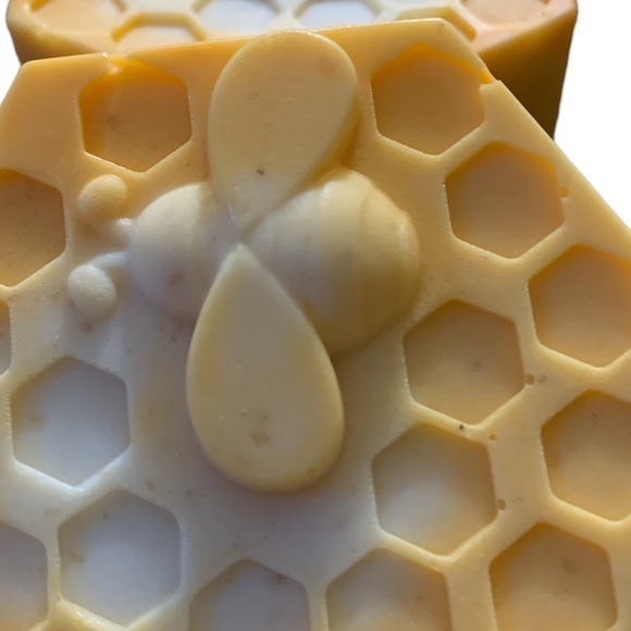 Handmade Soap - Oatmeal Honey & Milk Soap Bar - Picture 6 of 12